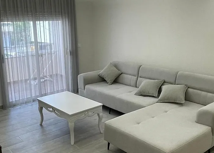 Alessio House *