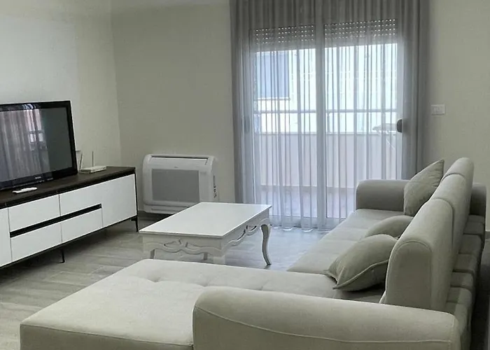 Alessio House Apartament *